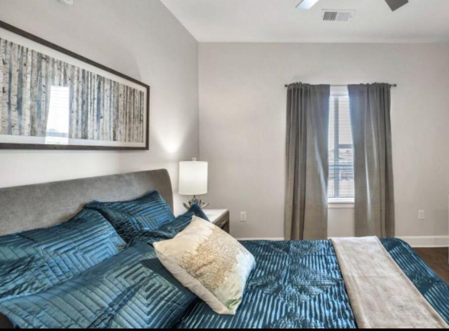 Spacious Castle W Gym Pool Free Parking I Walk To Dowtown N Broadway ناشفيل المظهر الخارجي الصورة