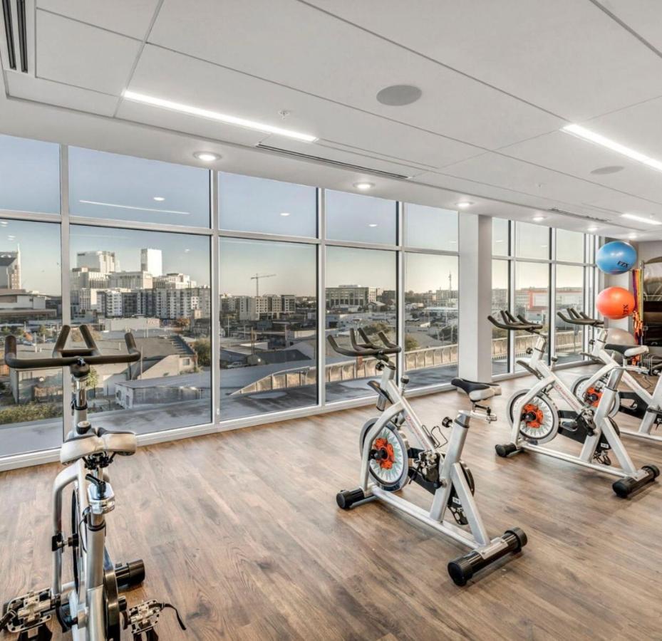 Spacious Castle W Gym Pool Free Parking I Walk To Dowtown N Broadway ناشفيل المظهر الخارجي الصورة